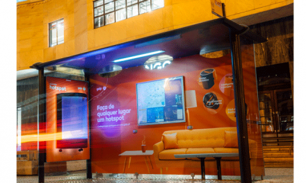Galp aquece paragens de autocarro em Lisboa e no Porto com anúncio inovador do Hotspot