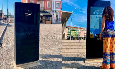 Oeiras celebra Dia Mundial do Turismo com a entrada em funcionamento de um TOMI em Algés